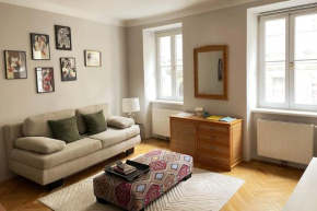 Modern & Charming @ Villas quarter! 7min to Center